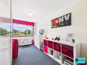 Bedroom- click for photo gallery